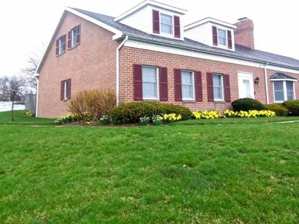 1682 Wyntre Brooke North Dr, York, PA 17403