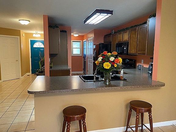 Entryway/Kitchen