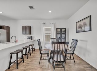 752 Circle Way UNIT 35H, Jarrell, TX 76537