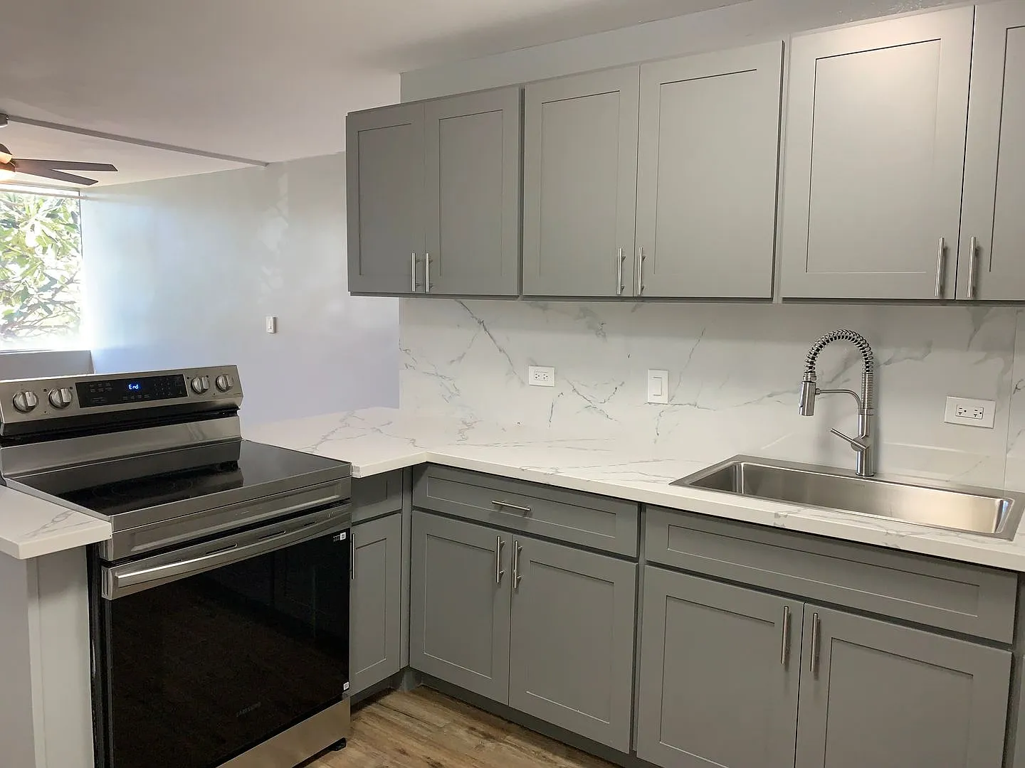 2Bed/1.5Bth Remodeled fresh clean..like new move in ready now! — Photo 3