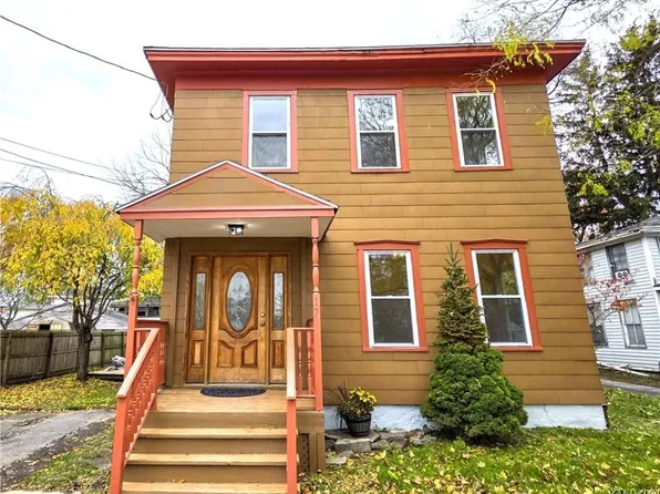 17 Hoffman St, Auburn, NY 13021