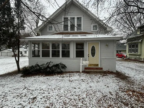 547 7th St NW, Willmar, MN 56201