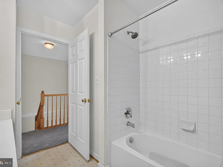 15044 Gaffney Cir — Photo 45
