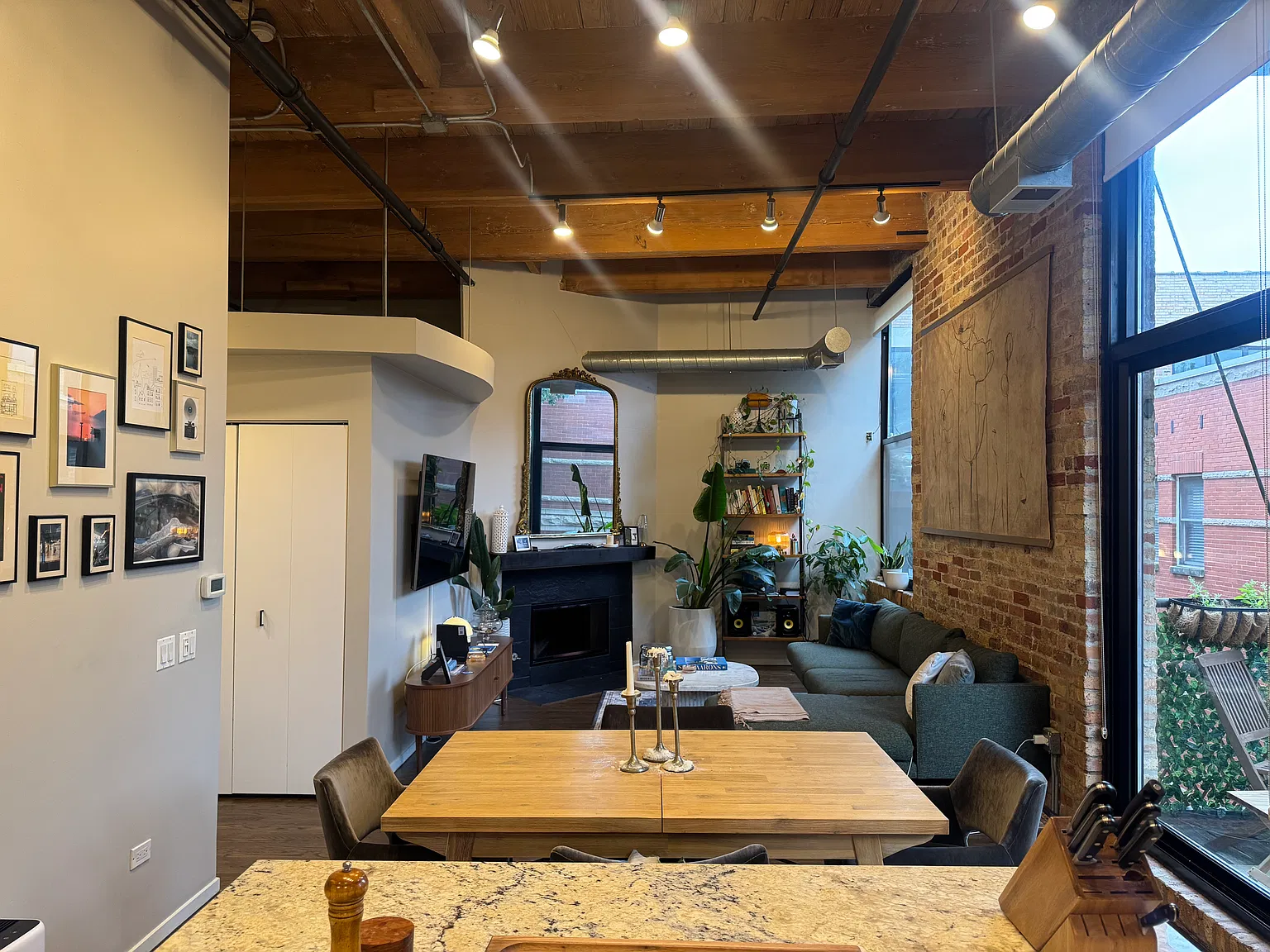 2 bed, 1200 sqft, $3,500 — Photo 3