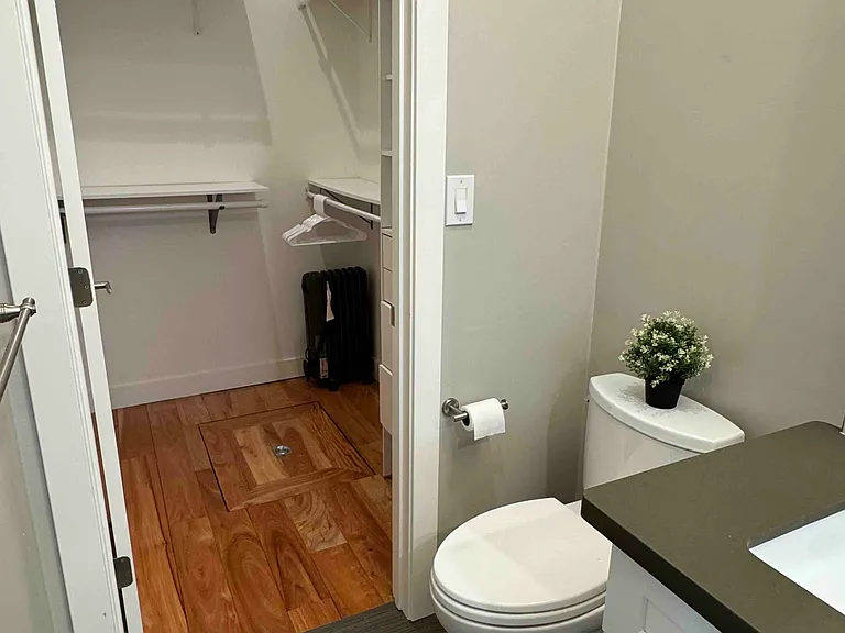 1537 Barton Dr — Photo 7