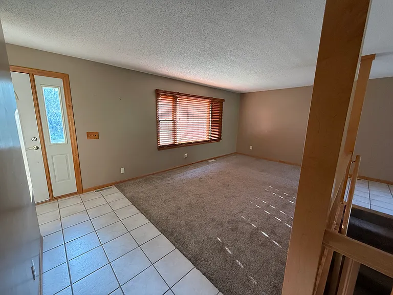 235 Quality Ave N — Photo 4