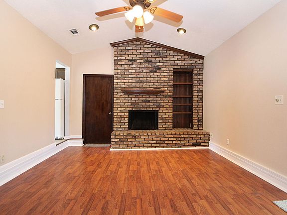 3rd image of 709 Meadow Ct
