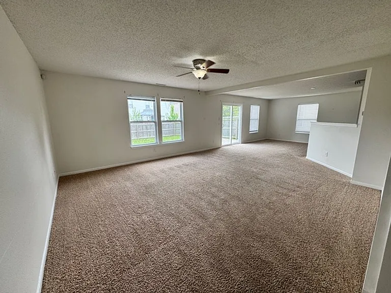 1723 Elijah Blue Dr — Photo 2