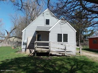 89060 220th St, Oakland, MN 56007