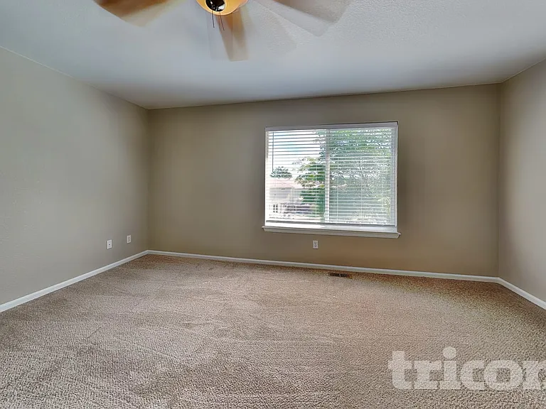 4836 Ireland Ct — Photo 9