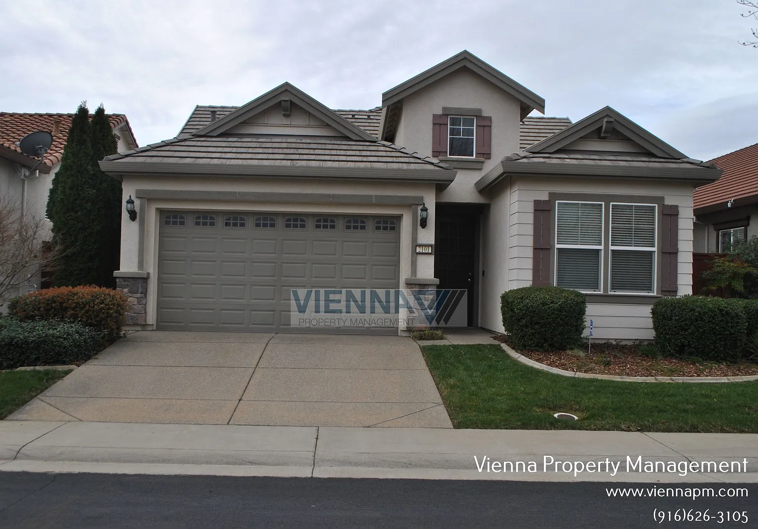 3 bed, 2.0 bath, 1795 sqft, $2,695 — Photo 1