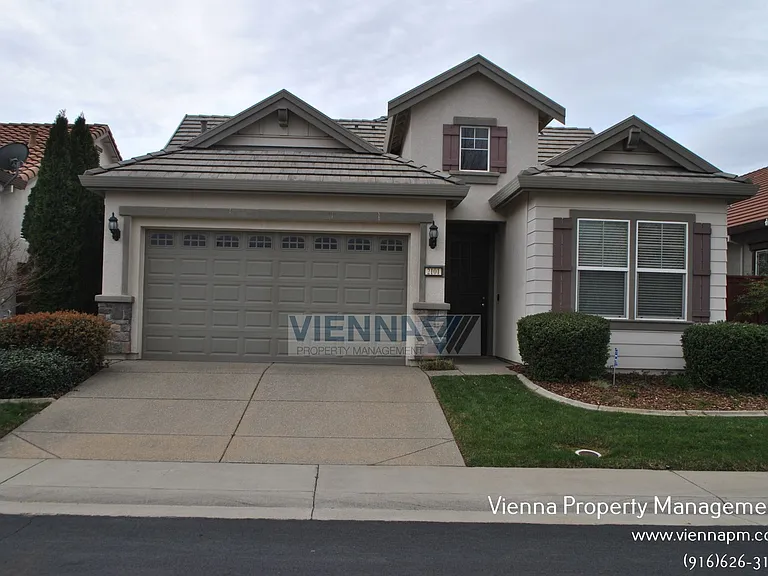 2101 Harpford Dr — Photo 1