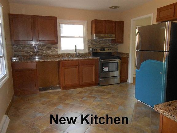 3rd image of 2934 Lakeview Dr