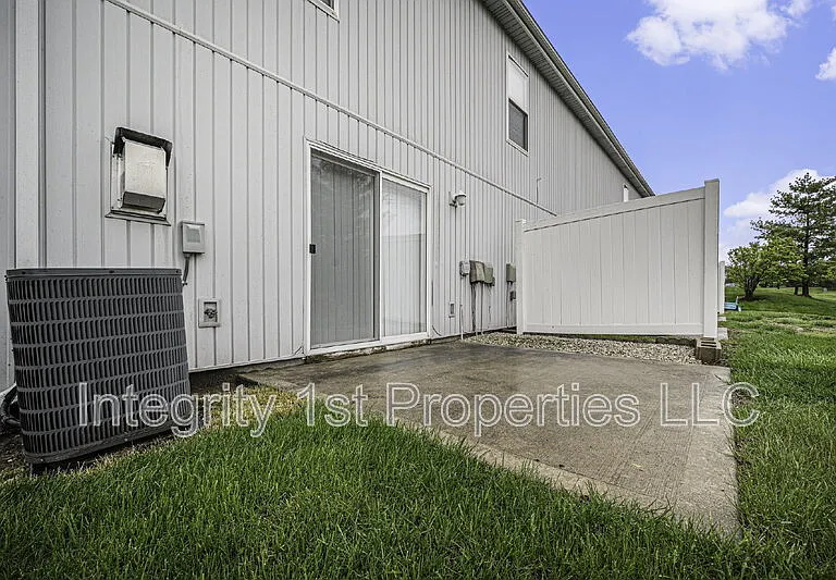 5926 NW 90th Ter — Photo 5