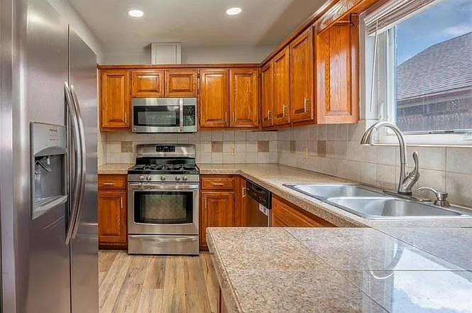 2 bed, 1.0 bath, 1496 sqft, $724 — Photo 3