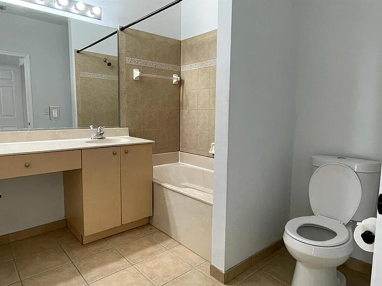 3549 Forest Hill Blvd #19 — Photo 9