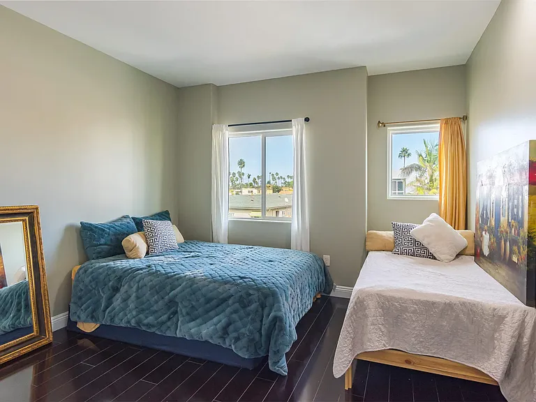 4741 Point Loma Ave #201 — Photo 9