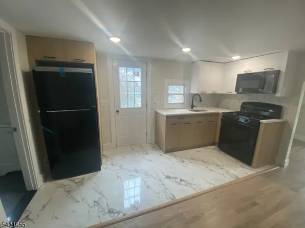 323 Rutherford Ave, Franklin, NJ