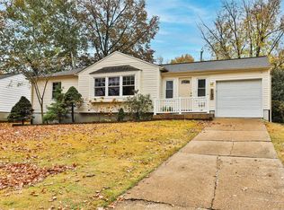 9230 Hallock Dr, Saint Louis, MO 63123
