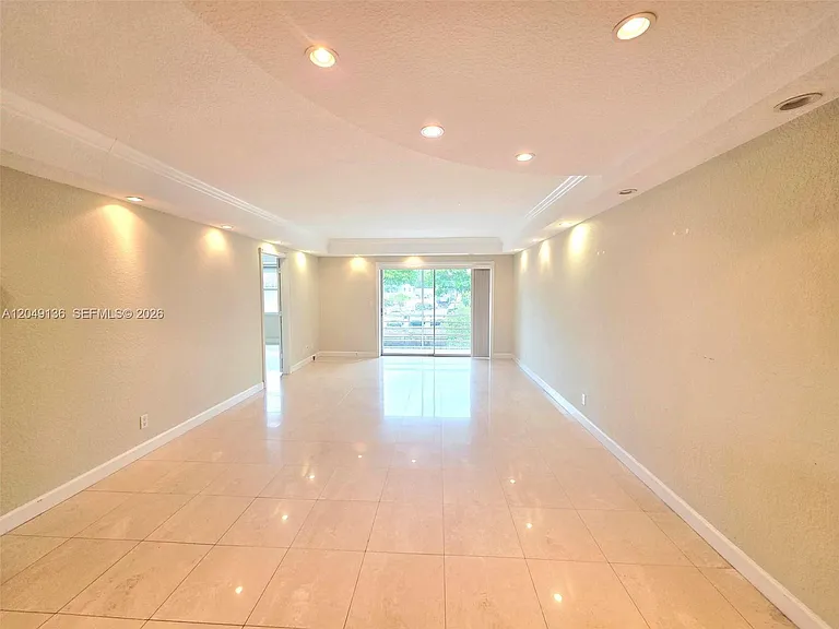 1400 NE 57th Ct #202 — Photo 6