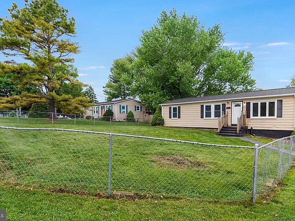 3rd image of 223 Marie Dr