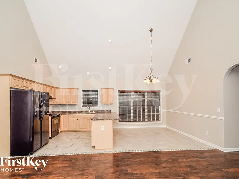 129 Addison Dr — Photo 5
