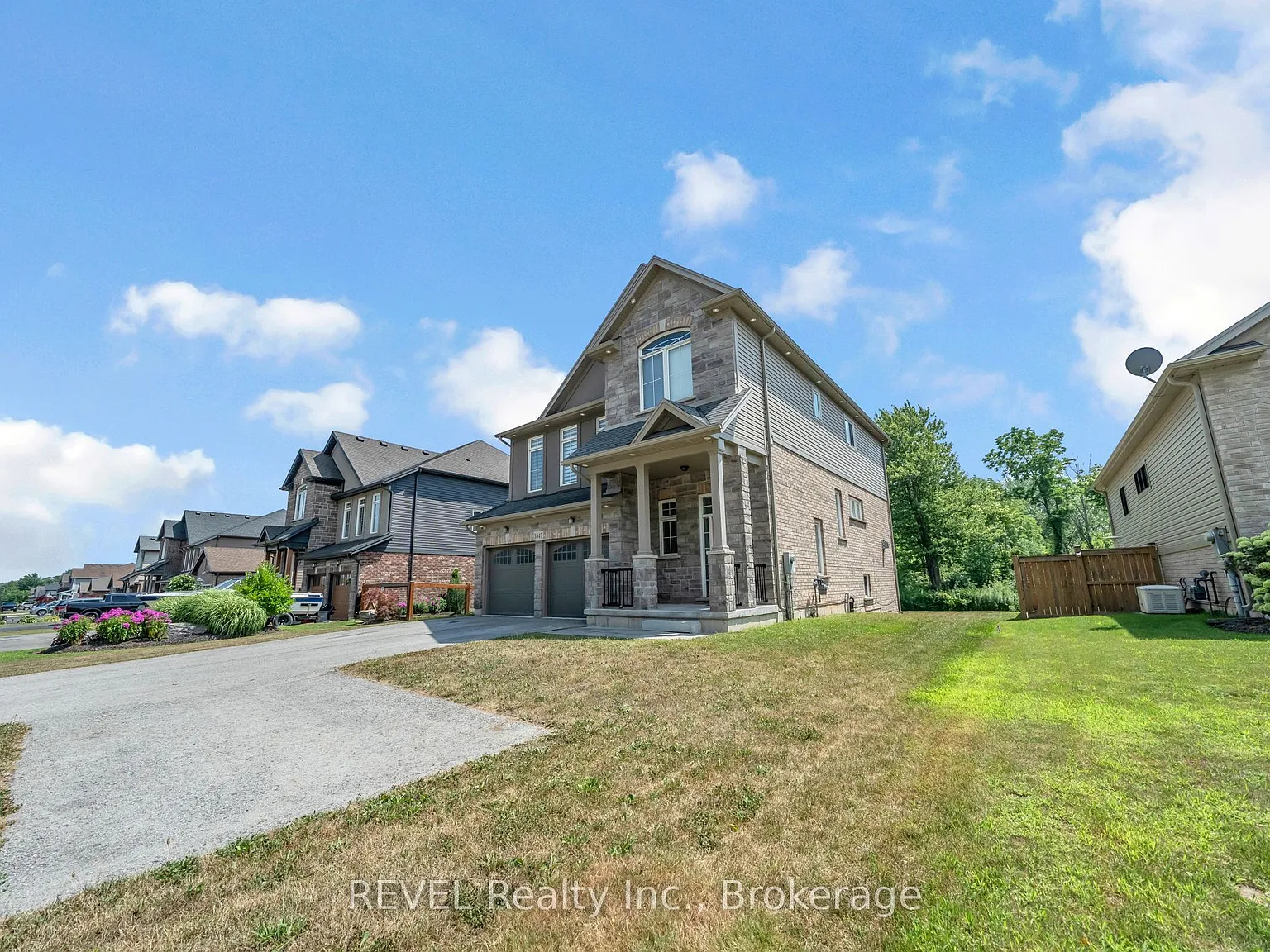 4 bed, $3,000 — Photo 2
