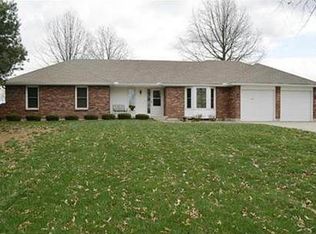 1221 N Elsea Smith Rd, Independence, MO 64056