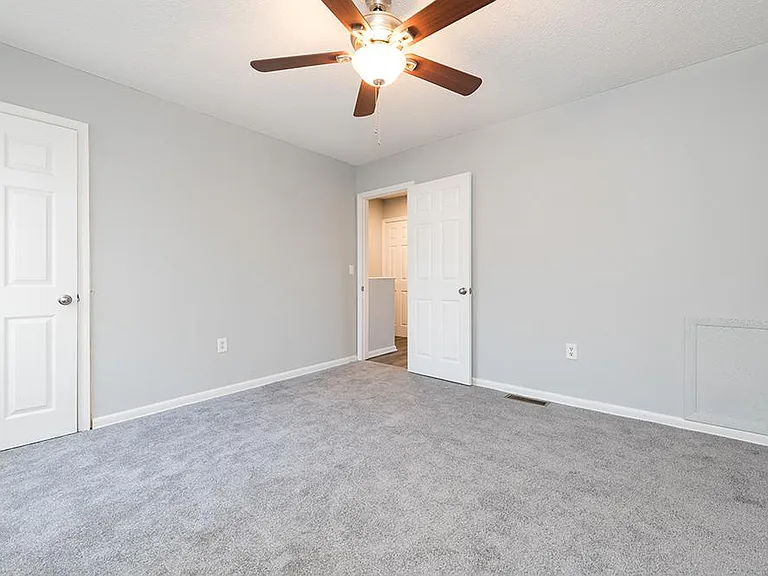 Carolina Breeze Apartments — Photo 28