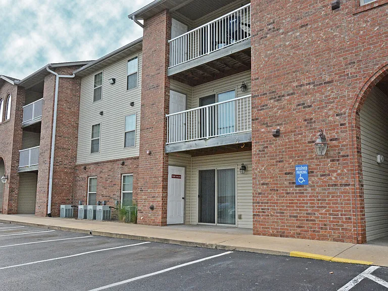 Sherwood Village Apartments — Photo 25