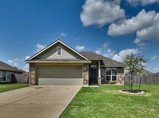 808 Mockingbird St, Navasota, TX 77868