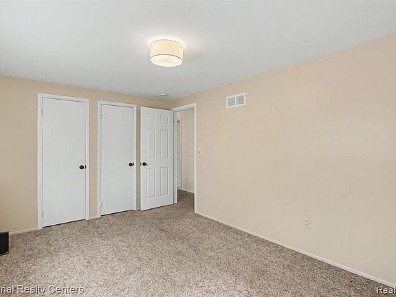 5th image of 29640 Marshall St