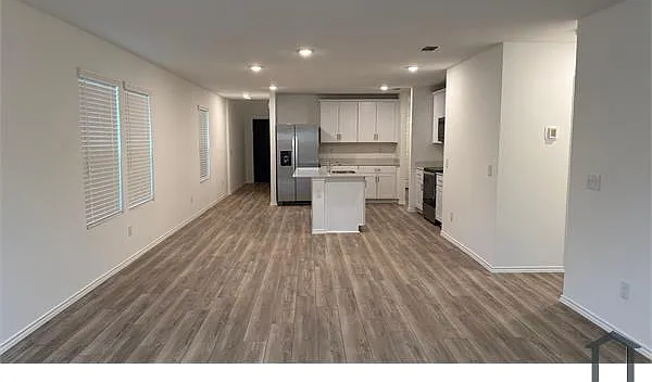 4 bed, 2257 sqft, $3,400 — Photo 4