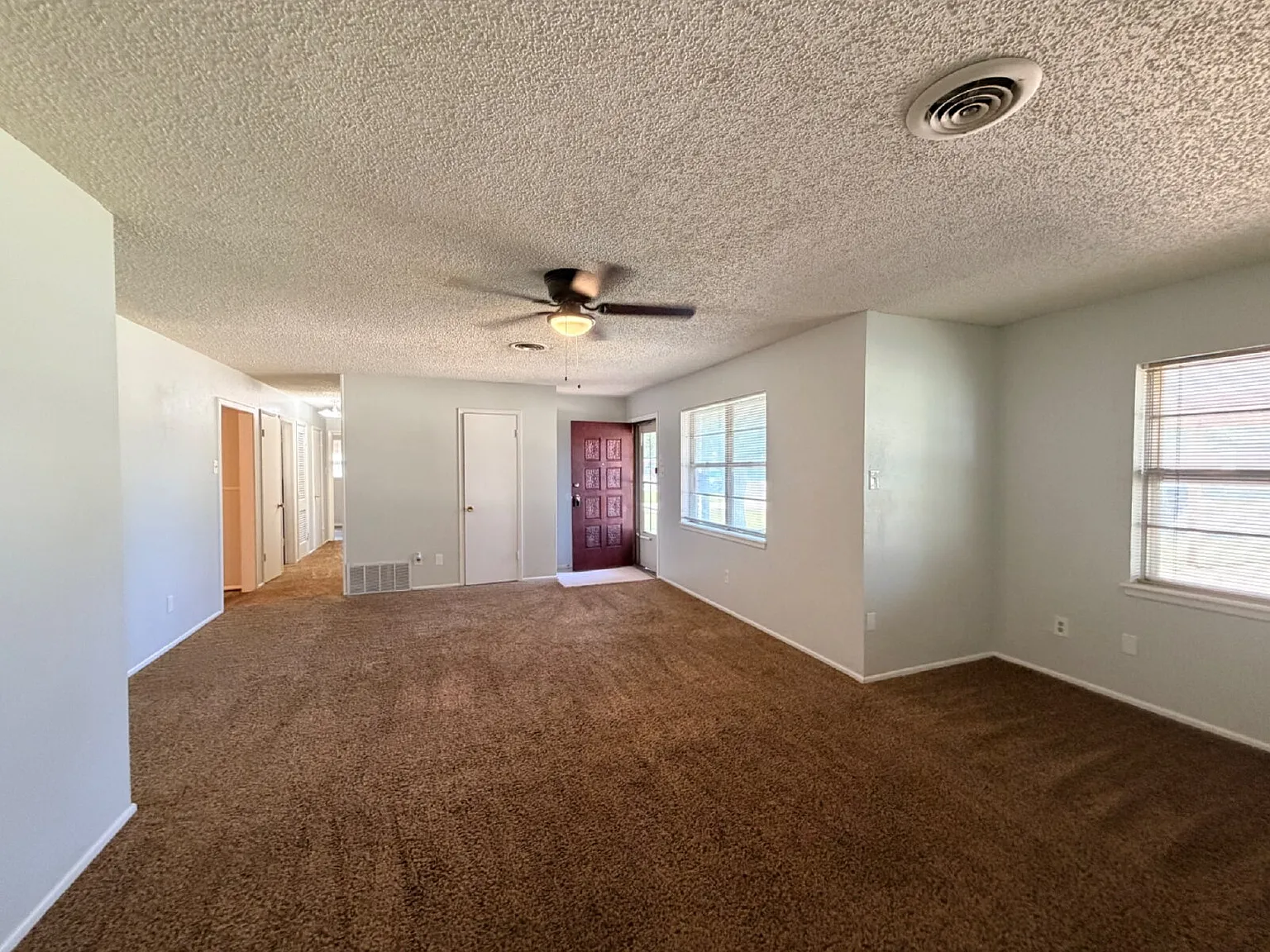 3 bed, 2.0 bath, 1445 sqft, $1,450 — Photo 3