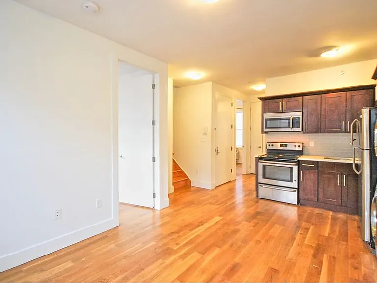 33 Meserole St #3 — Photo 11