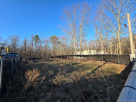 4th image of 301A Moriches-Middle Island Road