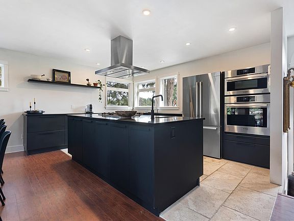 2nd image of 142 Park Dr
