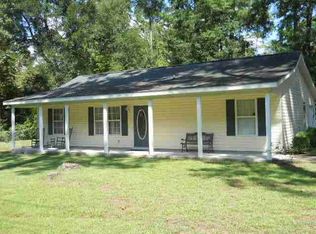 8 Navajo Trl, Crawfordville, FL 32327