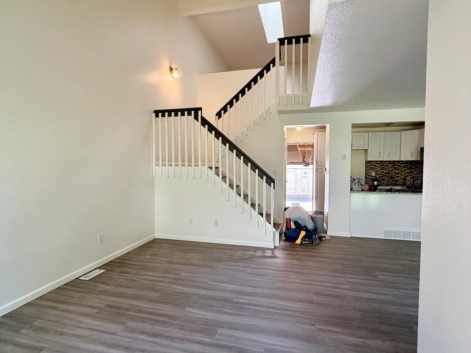 3 bed, 2.5 bath, 1684 sqft, $2,300 — Photo 1