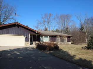 W320S1619 High Meadow Cir, Delafield, WI 53018