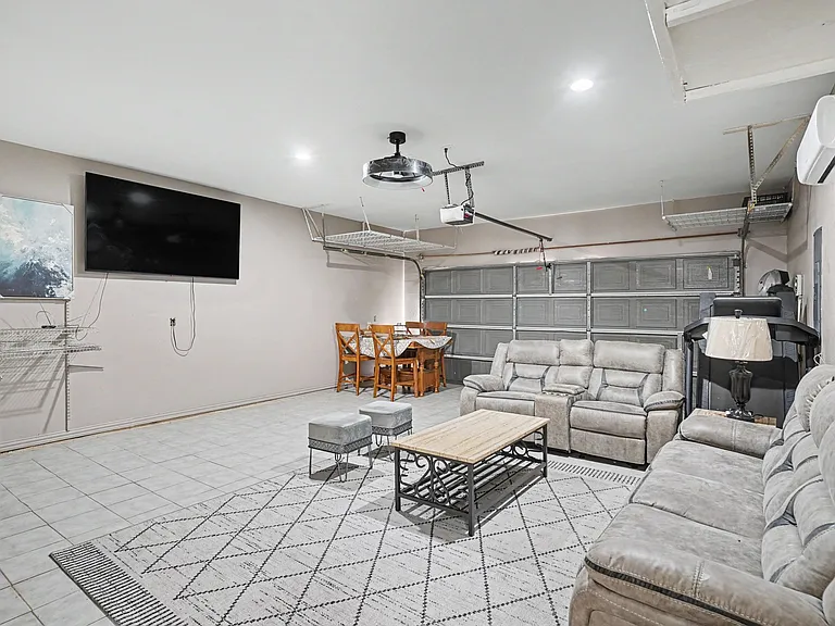 8660 Lariat Cir — Photo 27