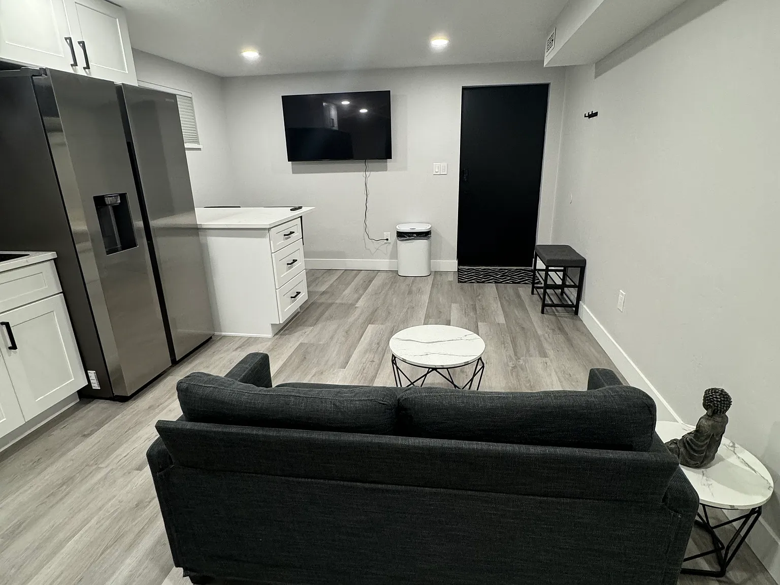 1 bed, 960 sqft, $1,700 — Photo 3