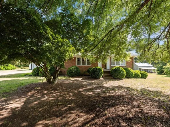 633 Hodges Dairy Rd, Yanceyville, NC 27379