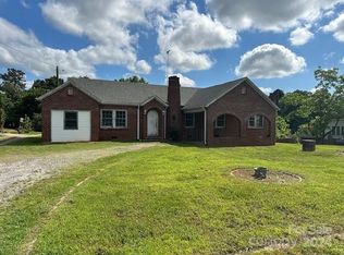 393 S Pea Ridge Rd, Mooresboro, NC 28114