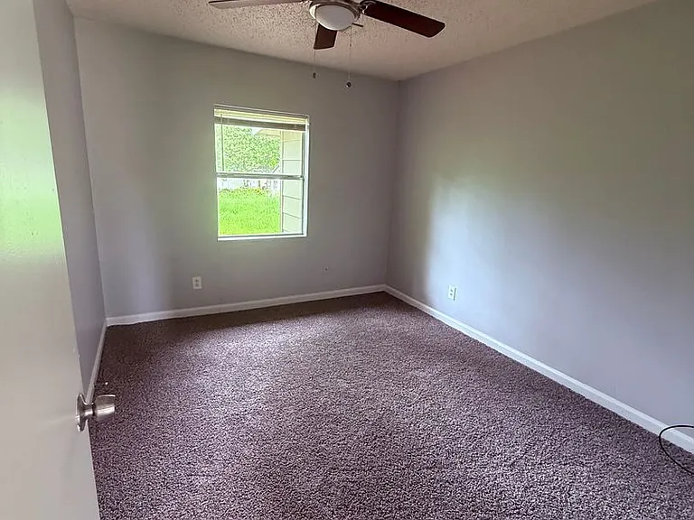 9110 Woodford Dr — Photo 8