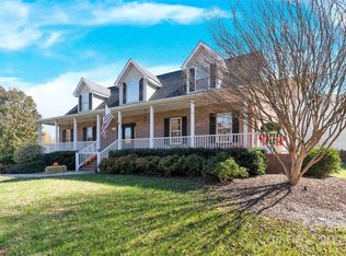 2441 27th Avenue Cir NE, Hickory, NC 28601