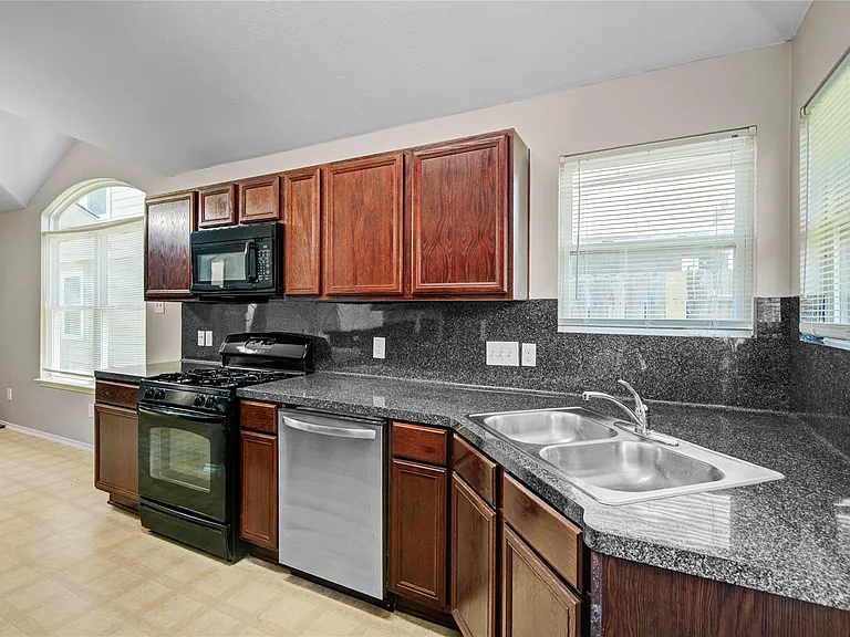 4226 Richmeadow Dr — Photo 13