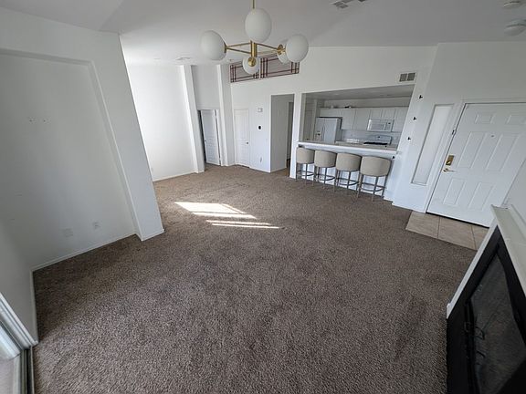 4th image of 912 Duckhorn Ct APT 204