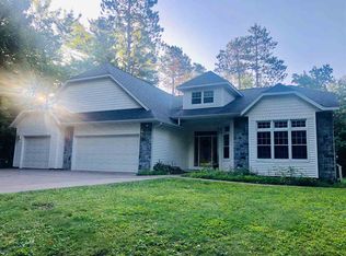 605 Bishop Woods Ct, Marquette, MI 49855