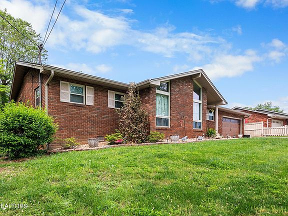 3rd image of 7513 Temple Acres Dr
